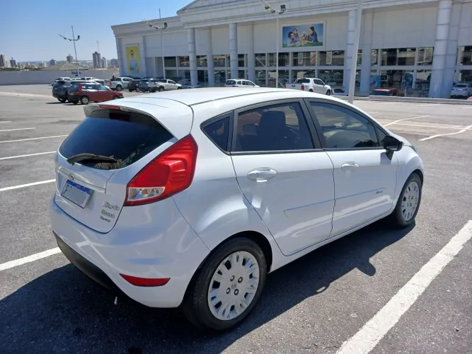 Ford Fiesta 1.5 16V Flex Mec. 5P 2015