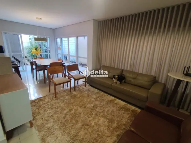 Casa em condomínio mobiliada com 4 suítes disponível para locação no bairro Granja Marileu