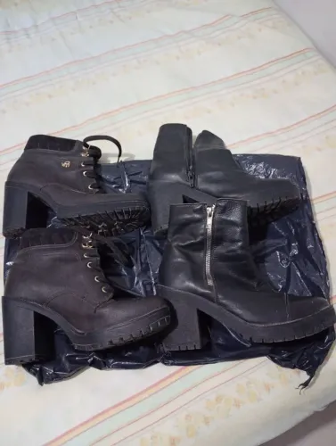 Botas em couro 