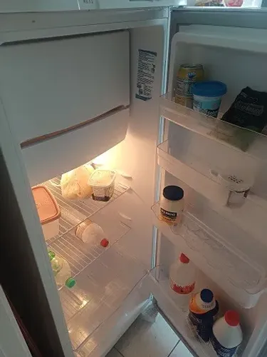 Vendo eletrodomésticos e móveis - Motivo: viagem.