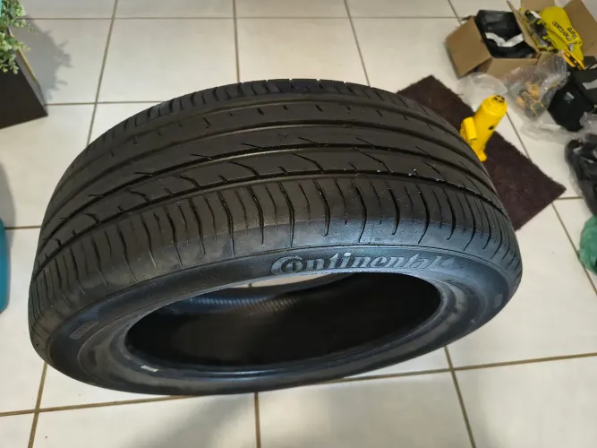 Vendo Pneu Continental em ótimo estado!