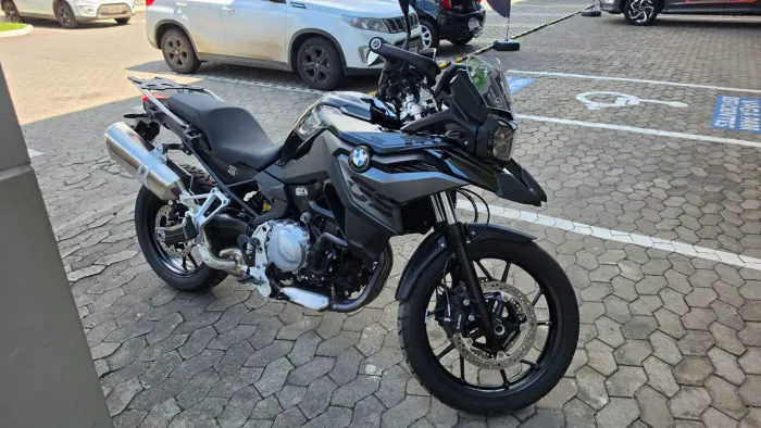 F750 GS TRIPLE BLACK