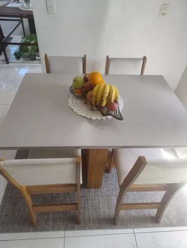 VENDO MESA C/4 CADEIRAS