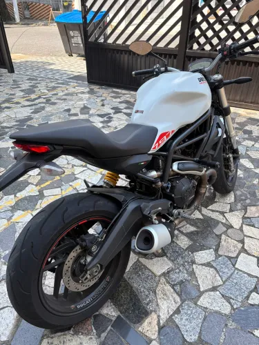 Ducati Monster 797 