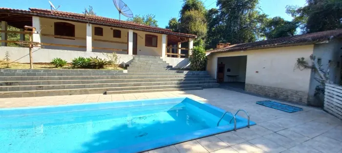 Locação de Chácara 3 dormitórios com 3.500m2 em Pinhalzinho - SP