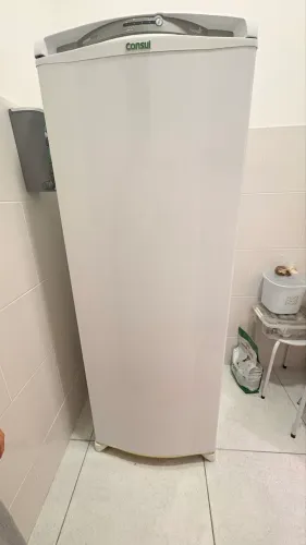 VENDO GELADEIRA CÔNSUL FROST FREE