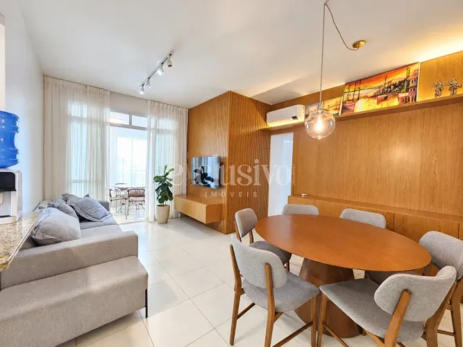 Apartamento de 2 quartos com suíte, sacada com churrasqueira e lazer completo em Coqueiros