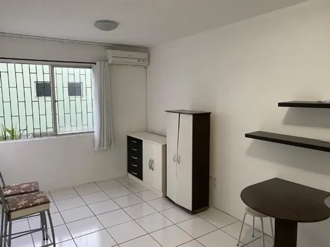 ALUGO APTO 1 QTO c/ AR CONDICIONADO BAIRRO ESTREITO bem localizado com piso cerâmico e bem