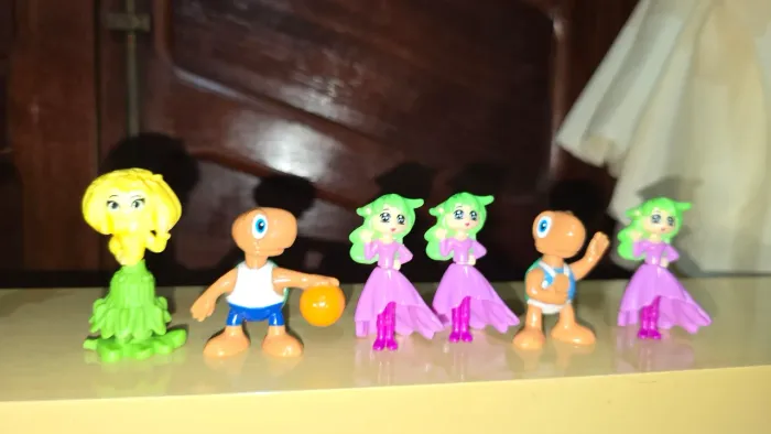 Brinquedos vintage, kinder ovo anos 2000