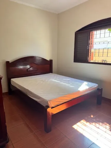 Cama de Madeira King Size