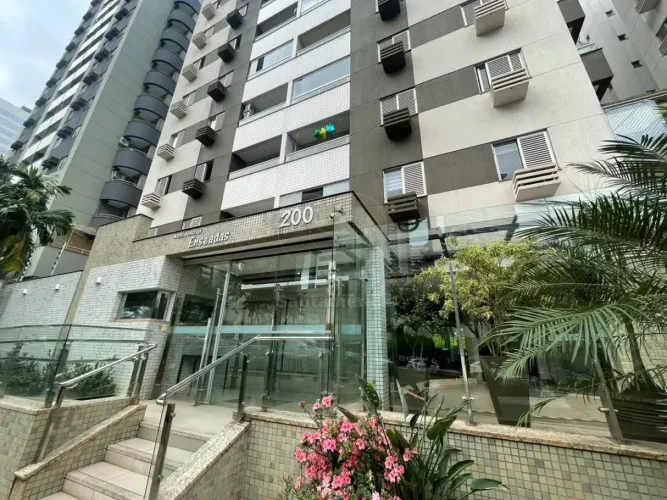 Apartamento à venda com 3 quartos no Edifício Enseadas, na Gleba Palhano em Londrina