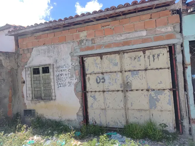 Casa no loteamento novo horizonte precisando de reforma
