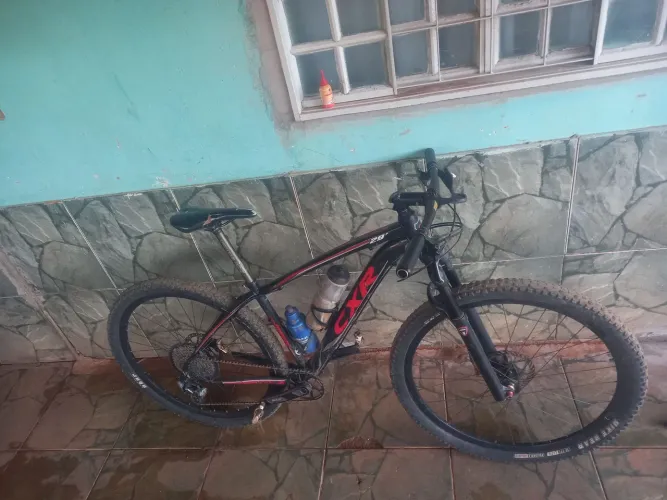 Bike aro 29 suspensão manito com trava no guidon revisada relação 11v