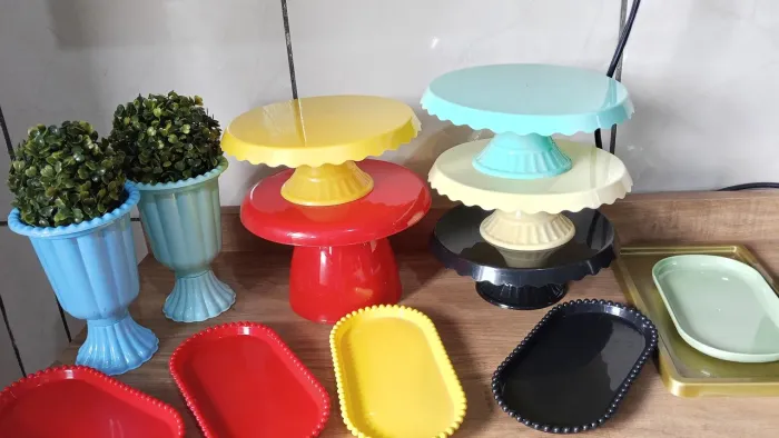 Desapego itens de festa na mesa