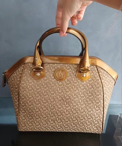 Bolsa Victor Hugo Dourada