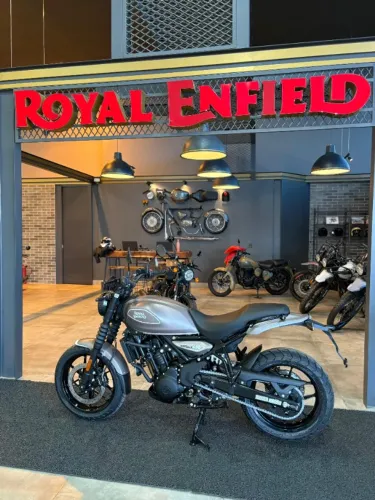 Guerrilla 450 Peix Bronze | 0Km, Moderna, forte e cheia de estilo