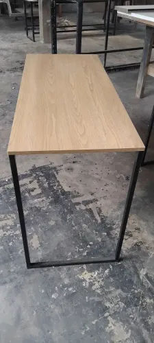 Mesa de estudo industrial cor amadeirado Medidas:1.20×50×76
