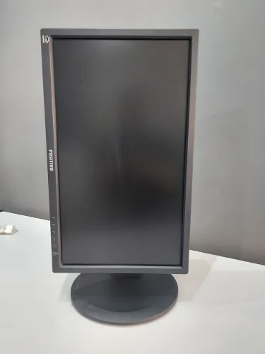 Monitor 20 polegadas com os cabos 