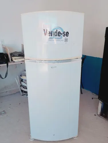 Vende-se geladeira usada 