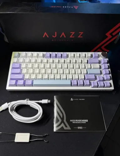 Teclado mecânico gamer Ajazz AK820 rgb 75%