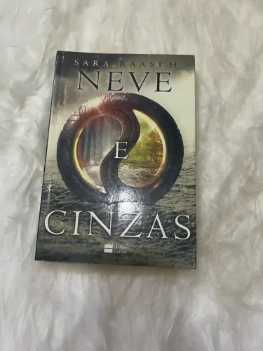 Neve e cinzas