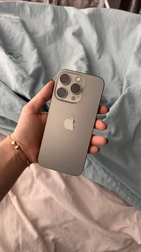 iPhone 15 pro 256gb