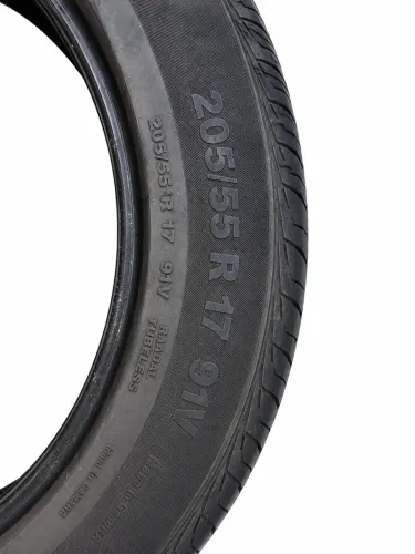 Pneus 205/55/17 Continental 