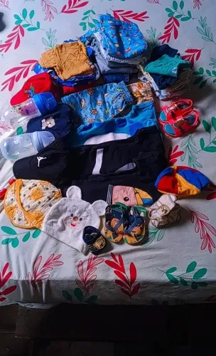 Lote de roupa de bebê menino