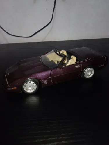 LOTE QUATRO CARROS MINIATURAS