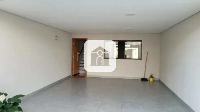 Casa/Sobrado para venda no bairro Novo Mundo.