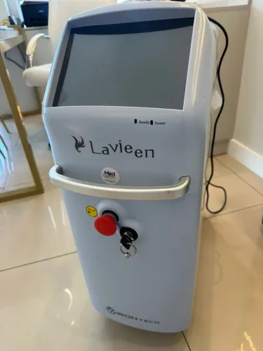 Lavieen + Freddo