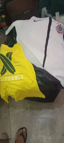 Várias Roupas de adultos 300 Peças.