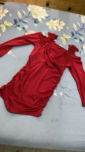 Vestido vinho, com alças em renda G