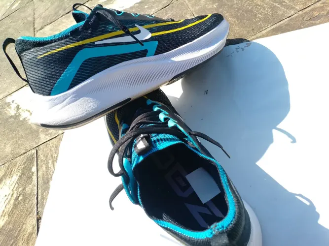 Tênis de corrida Nike Zoom Fly4 (USADO APENAS 1VEZ)