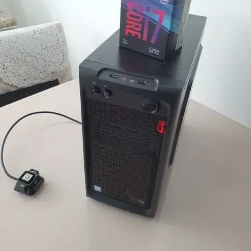 Computador Workstation com Core i7-9700F e Quadro P400