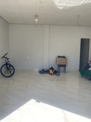 Aluga -se este lindo ponto comercial de 25m2 na av H cidade jardim