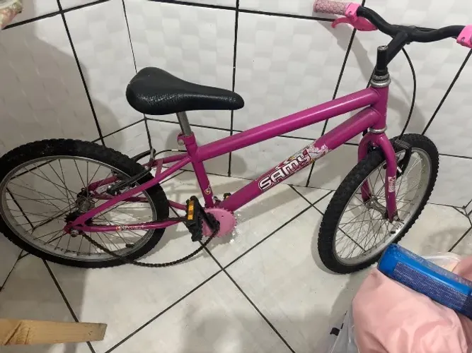 Bicicleta aro 24 menina perfeito estado.