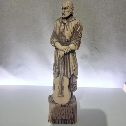 Estátua do Bardo feito de cerâmica
