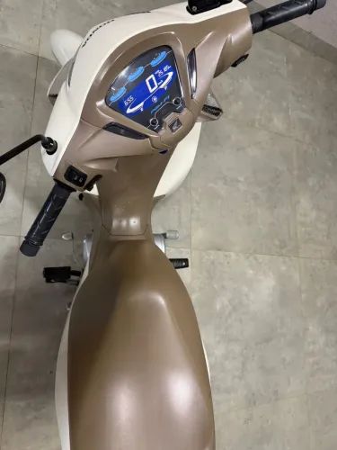 Biz 125 branca