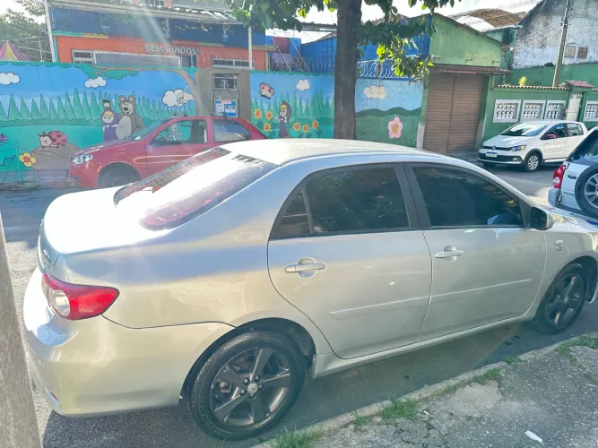Toyota Corolla GLI 1.8 Flex 16V Aut. 2012