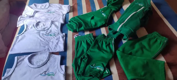 Uniforme de escola 140