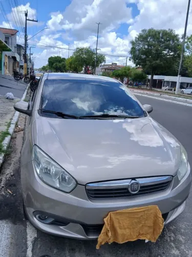 Fiat Grand Siena Essence 1.6 Flex 16V 2015