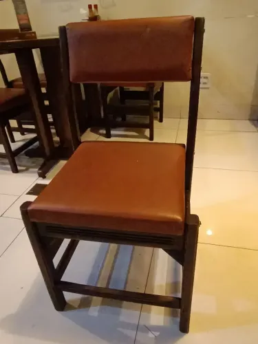Cadeiras de madeira para restaurante