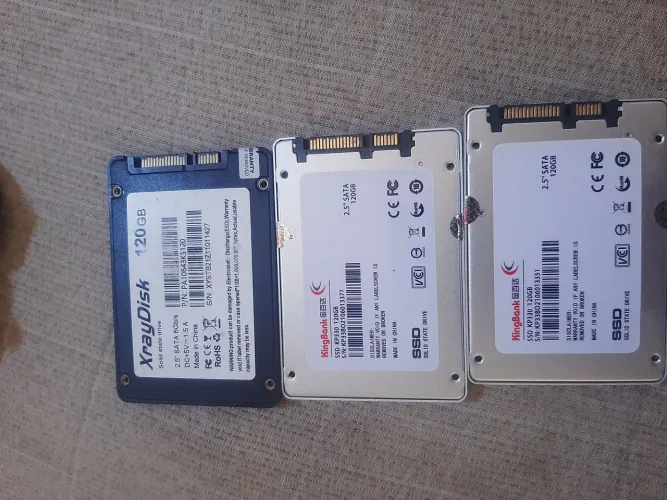 SSD 240GB E 120GB
