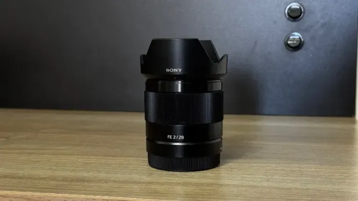 2 lentes Sony (50mm 1.8 e 28 mm 2.0)