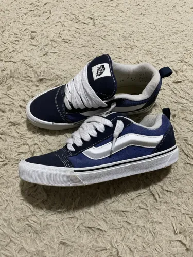 VANS KNU SCHOOL