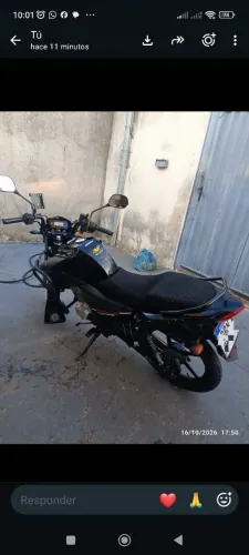 Moto em excelente estado de conservação pronta para rodar 