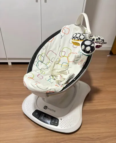 Cadeira mamaroo e bb conforto com carrinho e base evenflo