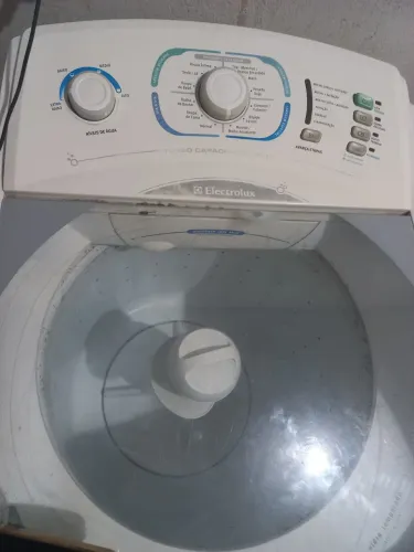Maquina de lavar com defeito