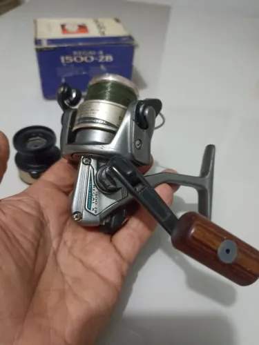 Molinete Daiwa RegalL-x 1500 2B